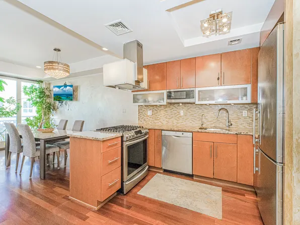 3116 Emmons Avenue image 8 of 26