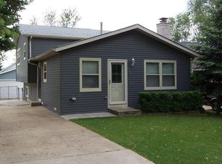 307 N Rosedale Ct, Round Lake, IL 60073