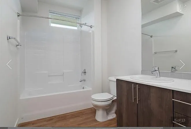 121 12th Ave E #305 — Photo 2
