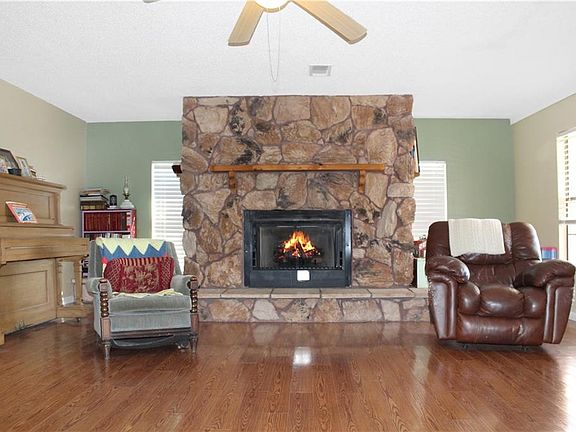 4th image of 12337 Highway 190 W