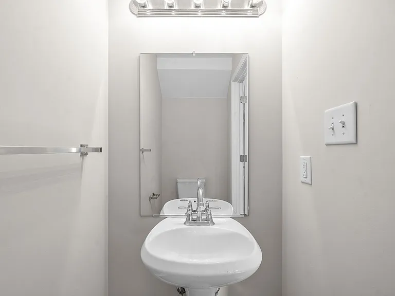 2 Bedroom Pet Friendly Townhome For Rent in Sango! — Photo 9