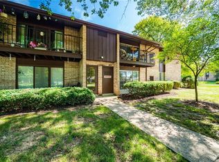 16500 Heather Ln #F104, Middleburg Heights, OH 44130