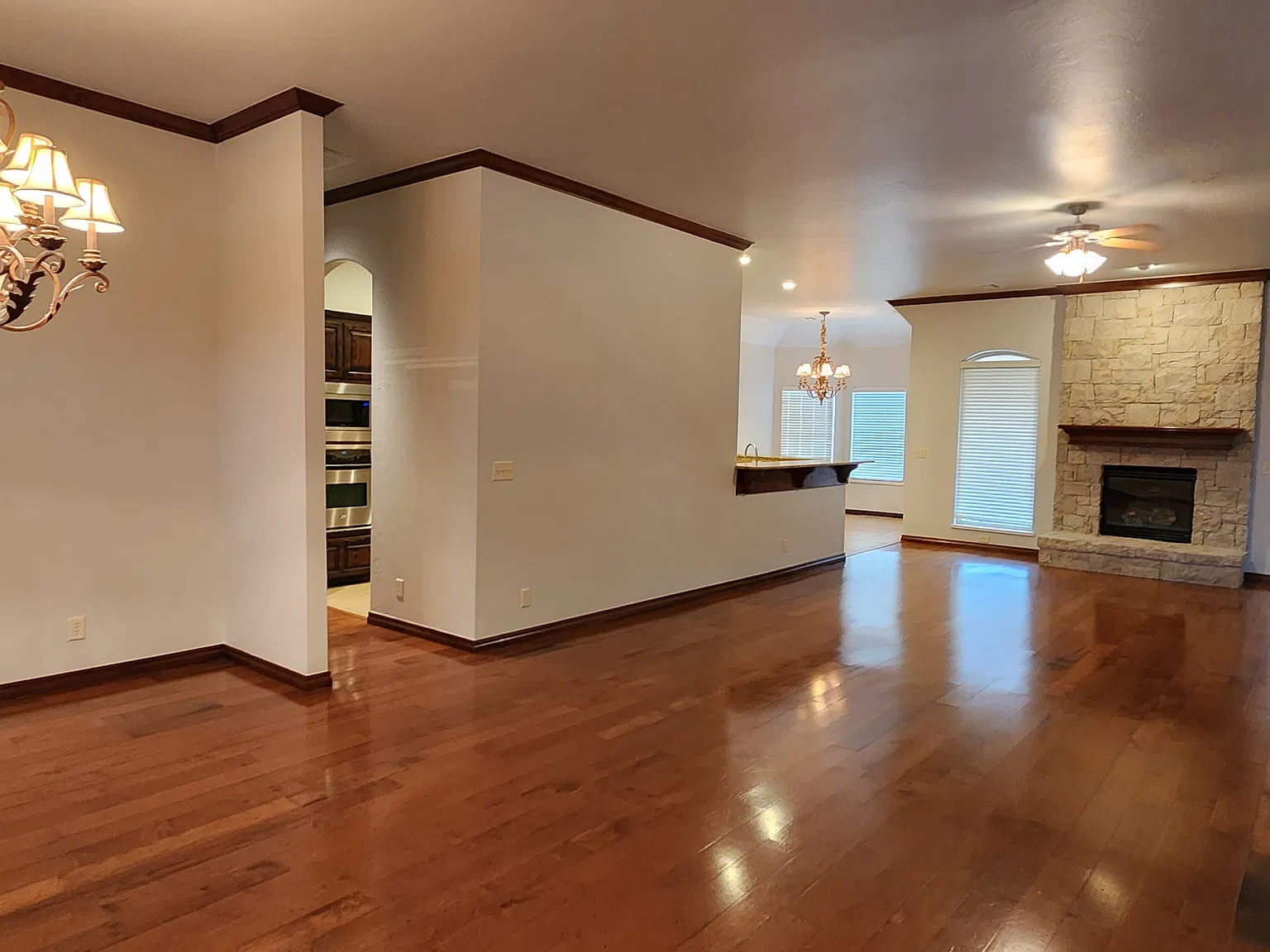 12324 Chateaux Road — Photo 4