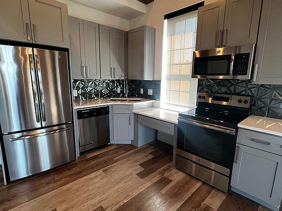 2nd image of 1332 Dolman St #201