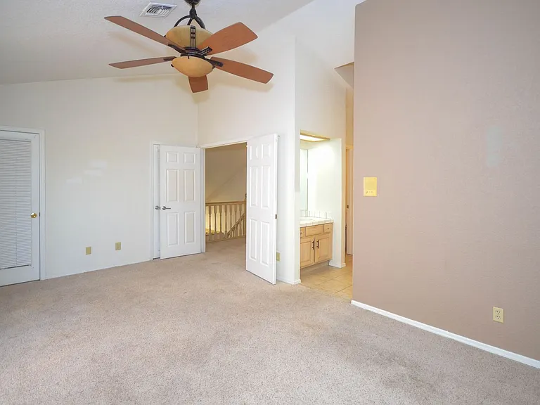 2911 Country Club Dr — Photo 22