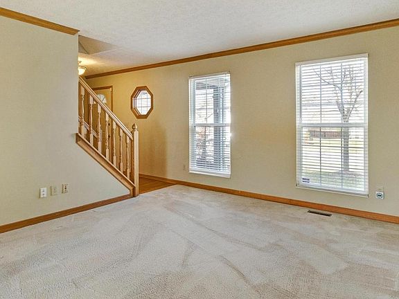 5th image of 562 Streamwater Dr
