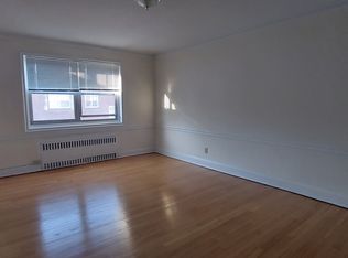 (Undisclosed Address), Rockville Centre, NY 11570