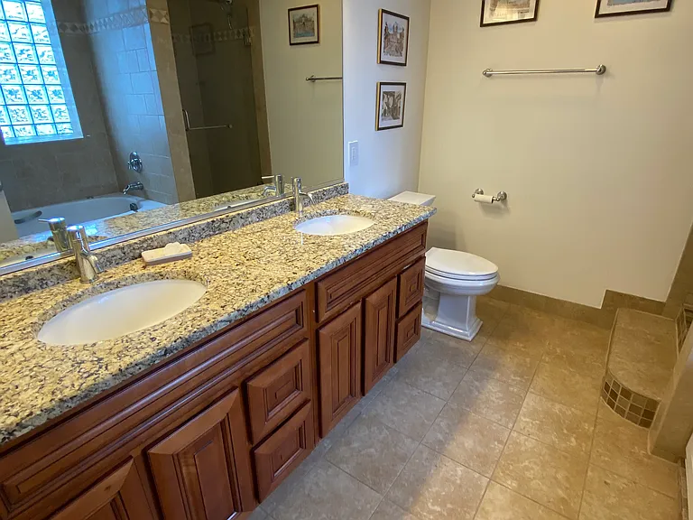 3725 N Sheffield Ave — Photo 11