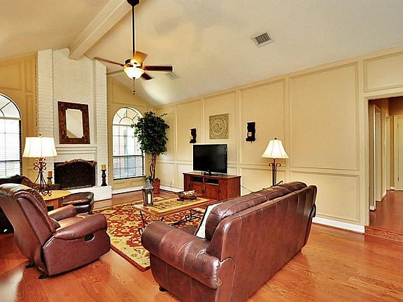 3rd image of 3815 Senna Pl