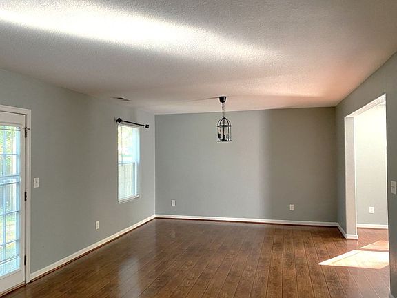5th image of 3012 Somme Ave