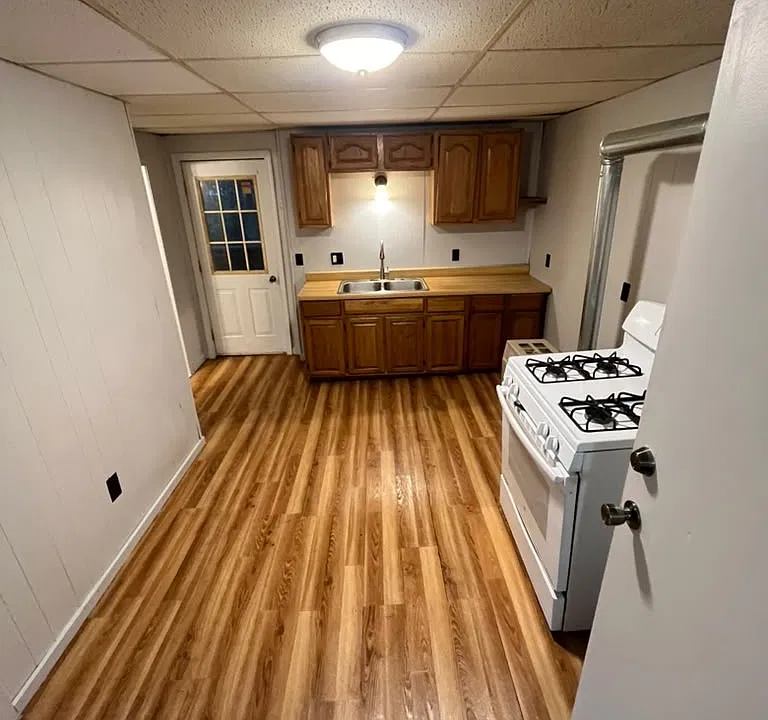 132 Green St #2L