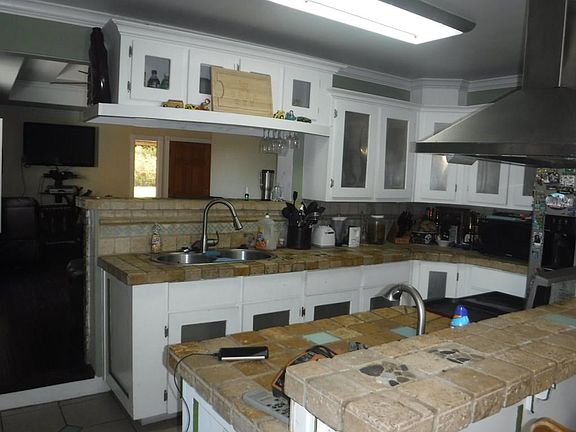 5th image of 602 S Westgate Dr
