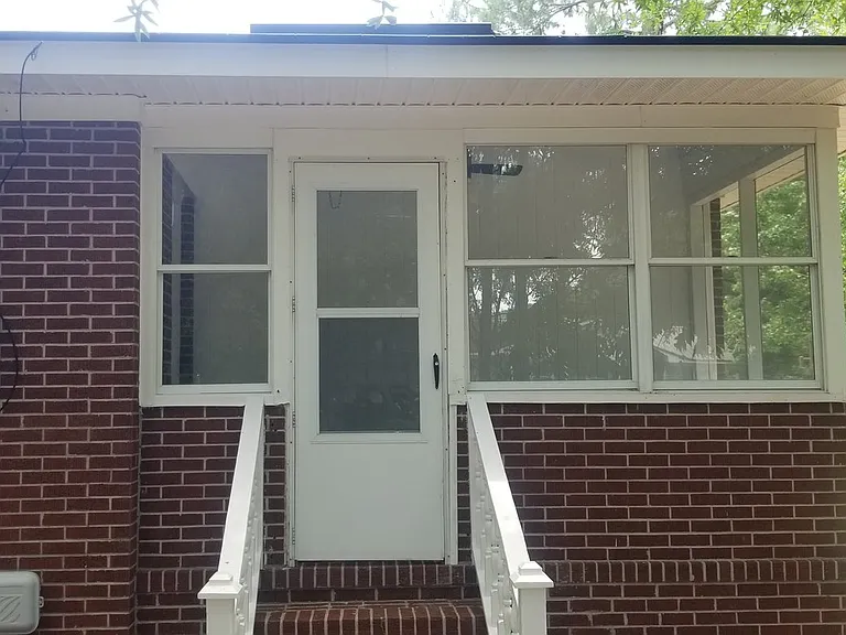 1439 Allen St — Photo 5