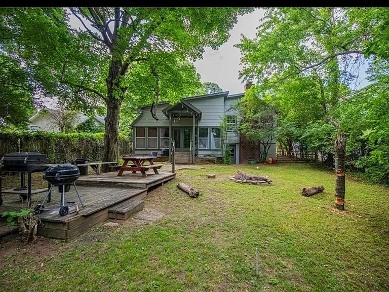 311 W Adams St — Photo 10