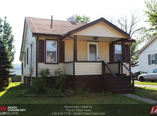 58 Sector Dr, Bedford, OH 44146