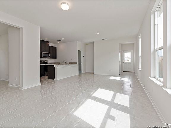 4th image of 8110 Canyon Wren Park