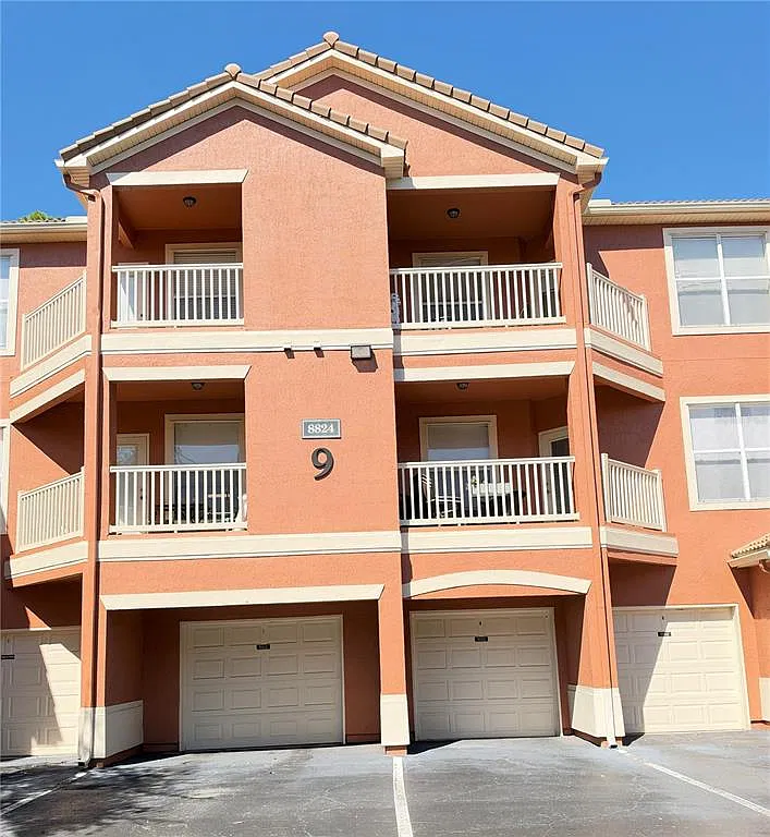2 bed, 2.0 bath, 1076 sqft, $2,000 — Photo 2