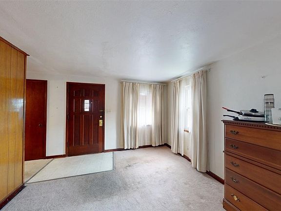 5th image of 115 Carmella Dr