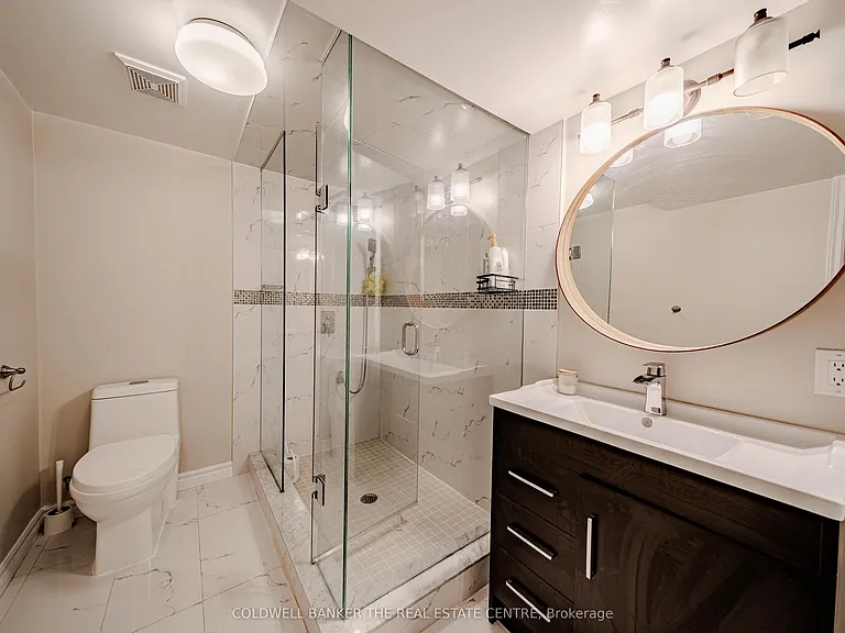 15 Military Ct — Photo 43