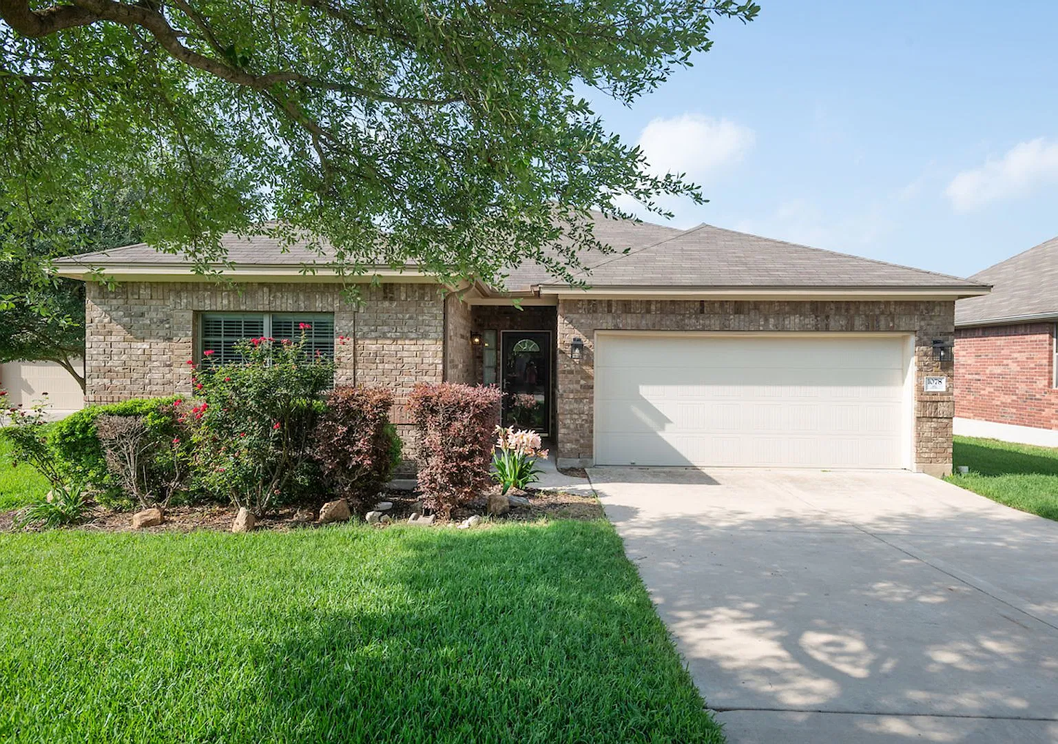 Three Bedroom home in the Legends Vista Community in Round Rock — Photo 2