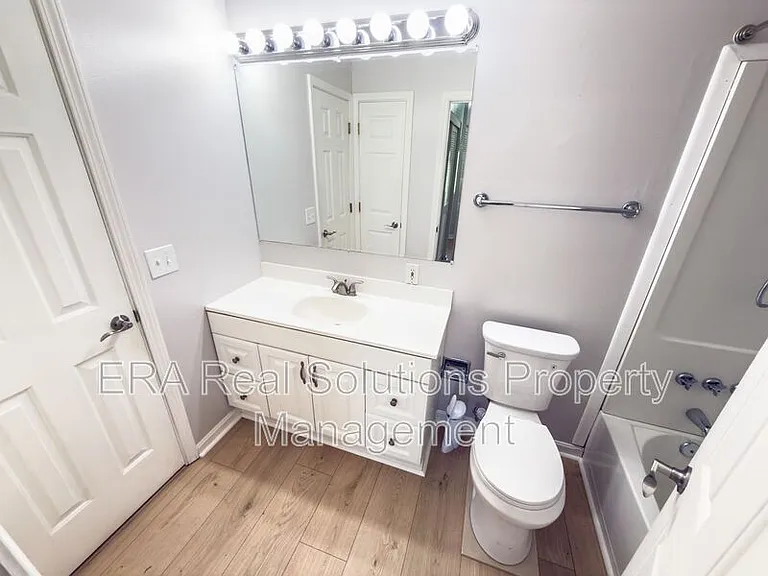 715 McCormick Ln — Photo 9