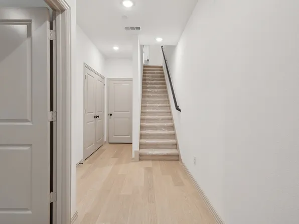 Elizabeth Plan, Heritage Village