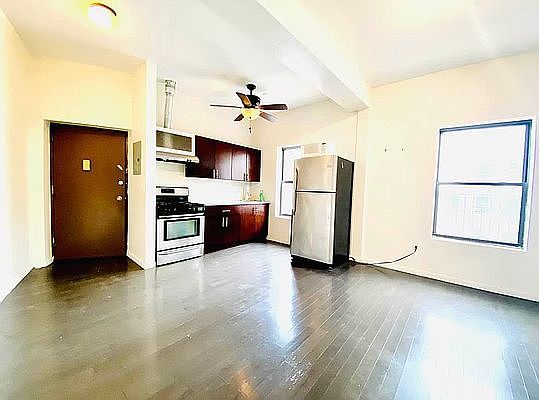 2nd image of 1081 Fulton St APT 2C