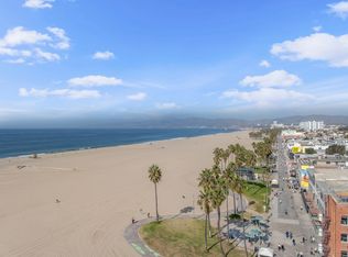 21 1/2 Wavecrest Ave, Venice, CA 90291