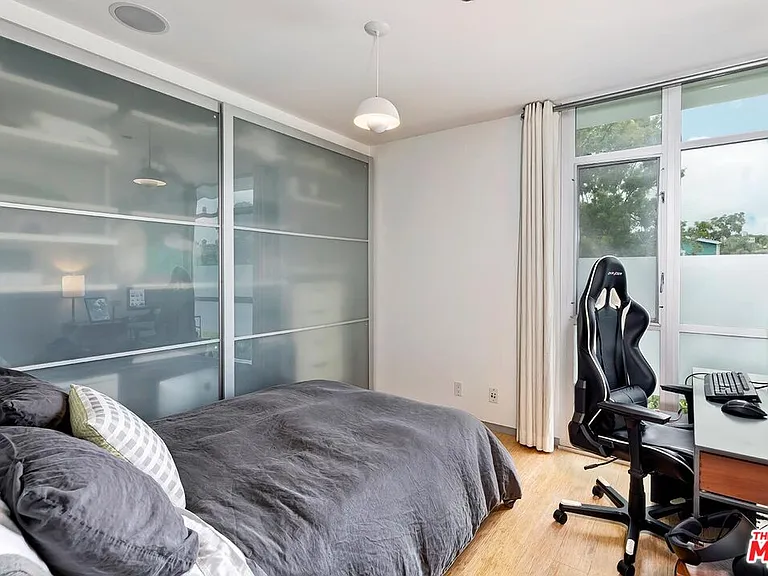 644 Navy St — Photo 25