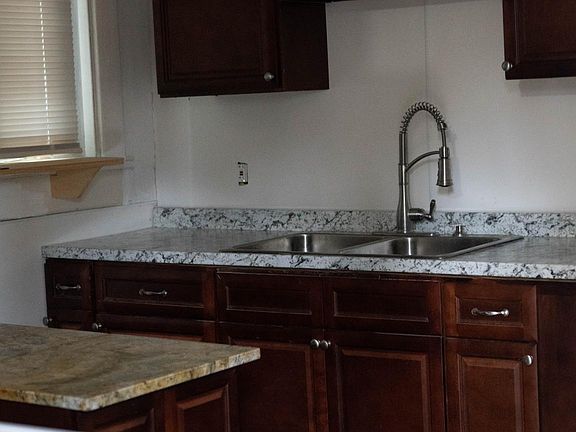 5th image of 510 W 27th St