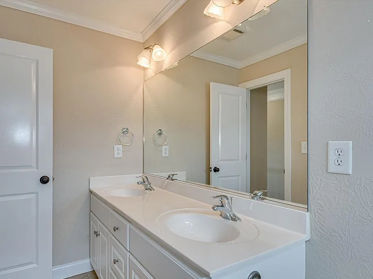 2520 Grier Cir — Photo 35
