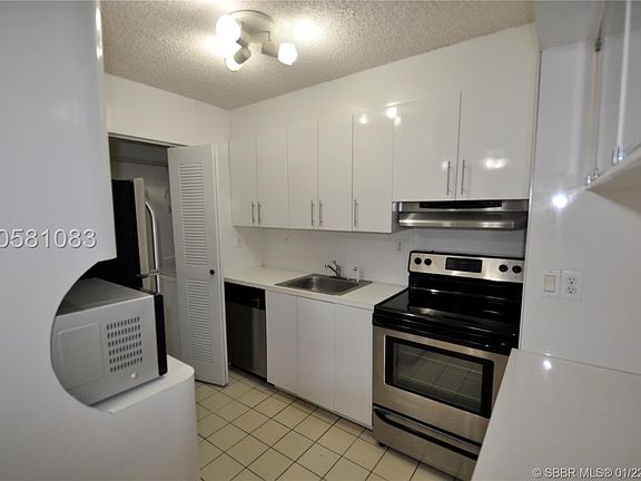 2nd image of 20681 NE 4th Pl APT 105