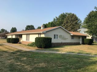 161C James Dr, Macomb, IL 61455