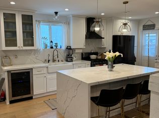 6060 Cartwright Ave, North Hollywood, CA 91606