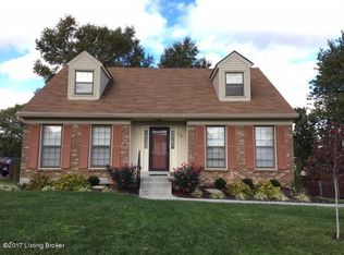 2810 Summerfield Dr, Louisville, KY 40220