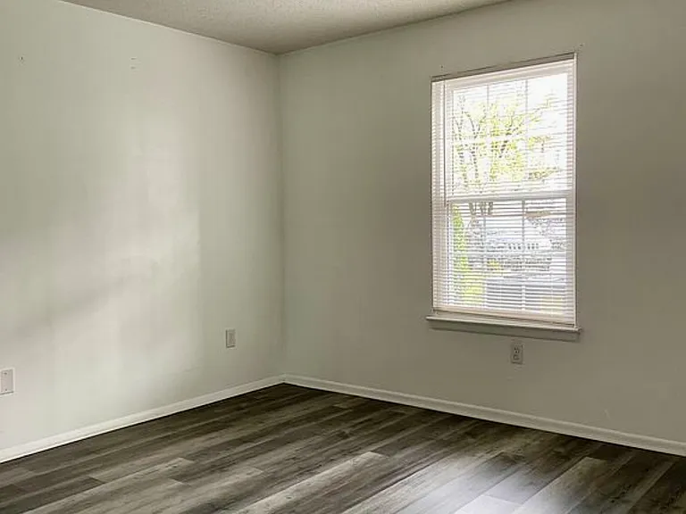 2141 Sanctuary Ct — Photo 25
