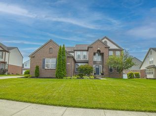 24767 Summer Ln, Flat Rock, MI 48134