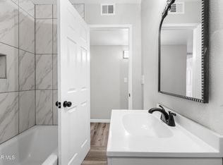 414 E Avenue J #13, Lancaster, CA 93535