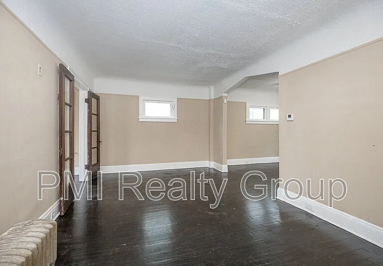 888 Evangeline Rd — Photo 3