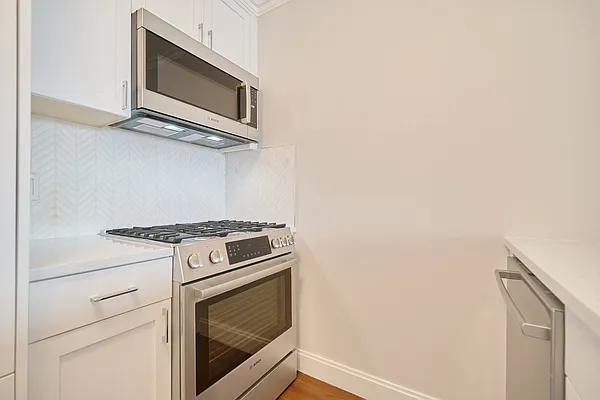 Rented by Living New York | media 8