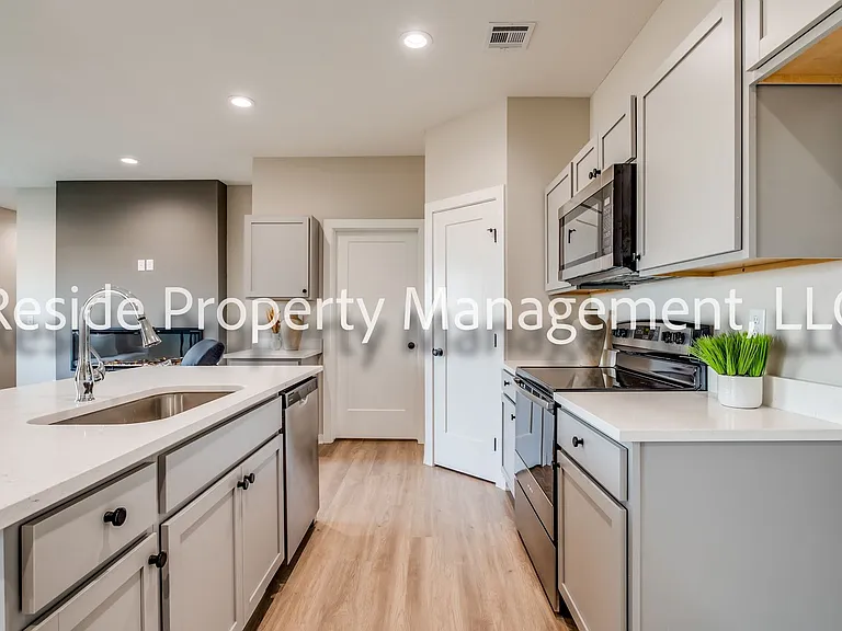 2150 N Melody Ct — Photo 3
