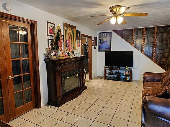 3rd image of 1244 SW 26th St