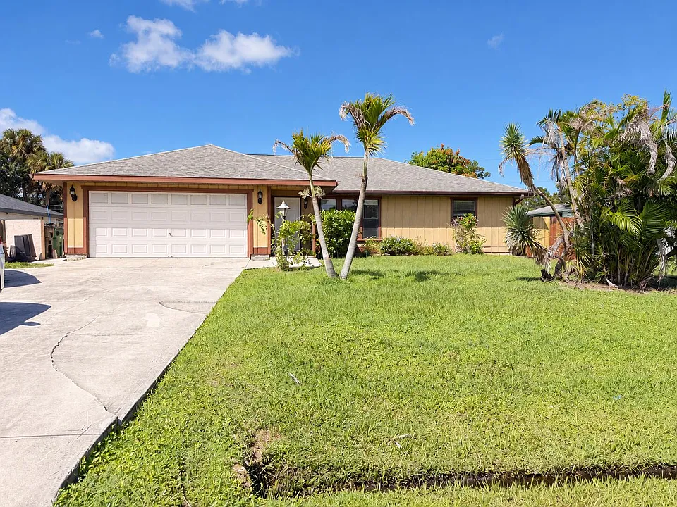 2225 SE Melaleuca Blvd