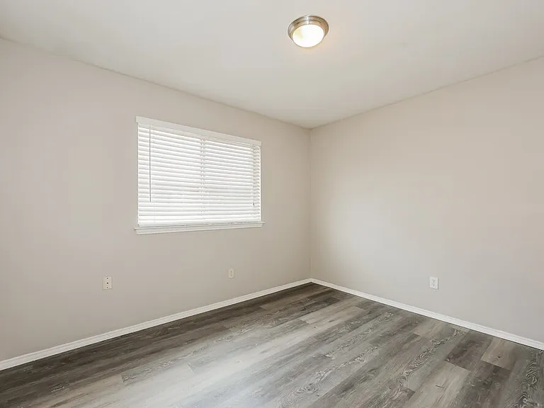 5924 Firethorn Dr — Photo 14