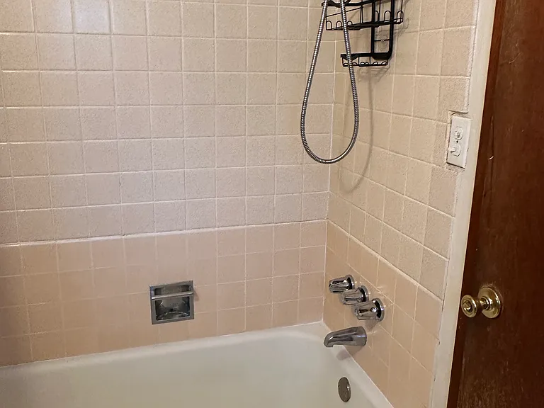 121 Grove St #3 — Photo 3