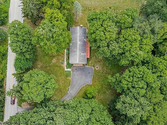 overview of home and lot (1.25 acres)