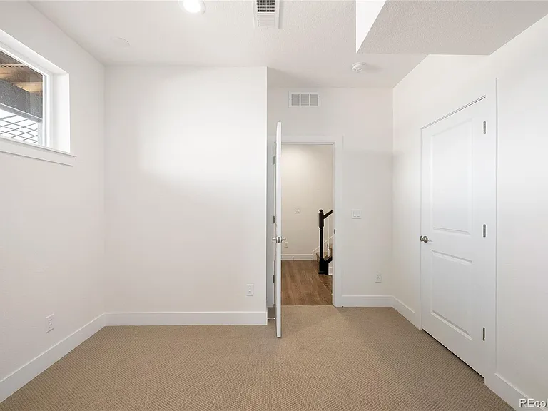 5112 Ward Rd — Photo 32