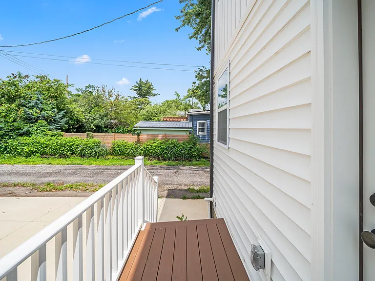 2589 Dayton Ave — Photo 70