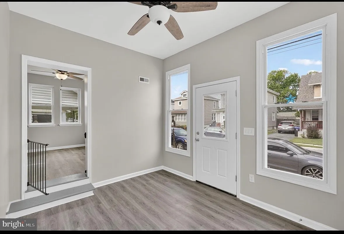 4 bed, 1.5 bath, 1345 sqft, $2,750 — Photo 2