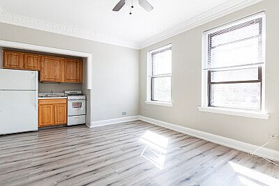 2nd image of 3817 N Fremont St #214